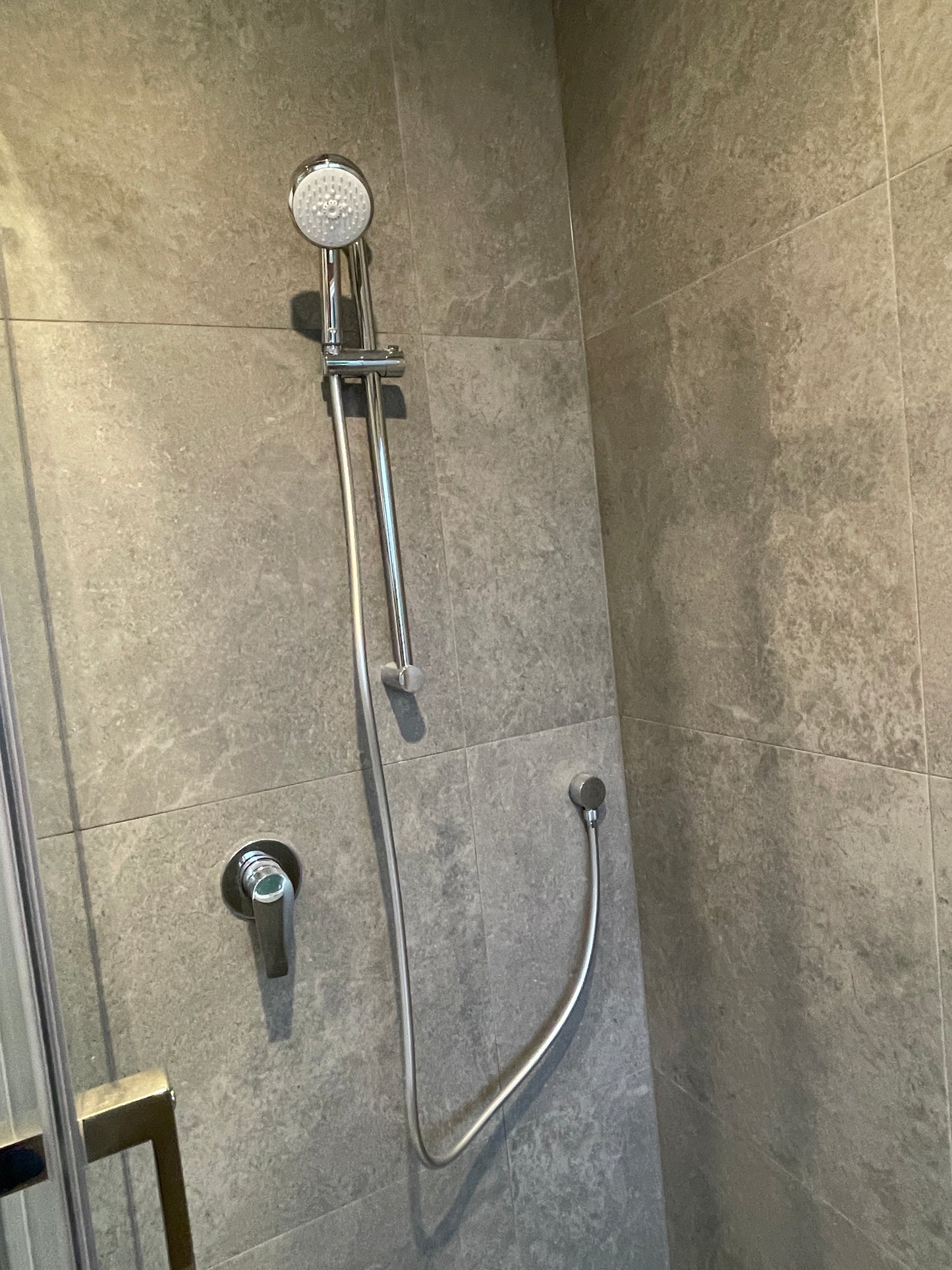GROHE TEMPESTA COSMOPOLITAN 100 SHOWER RAIL SET 4 SPRAYS