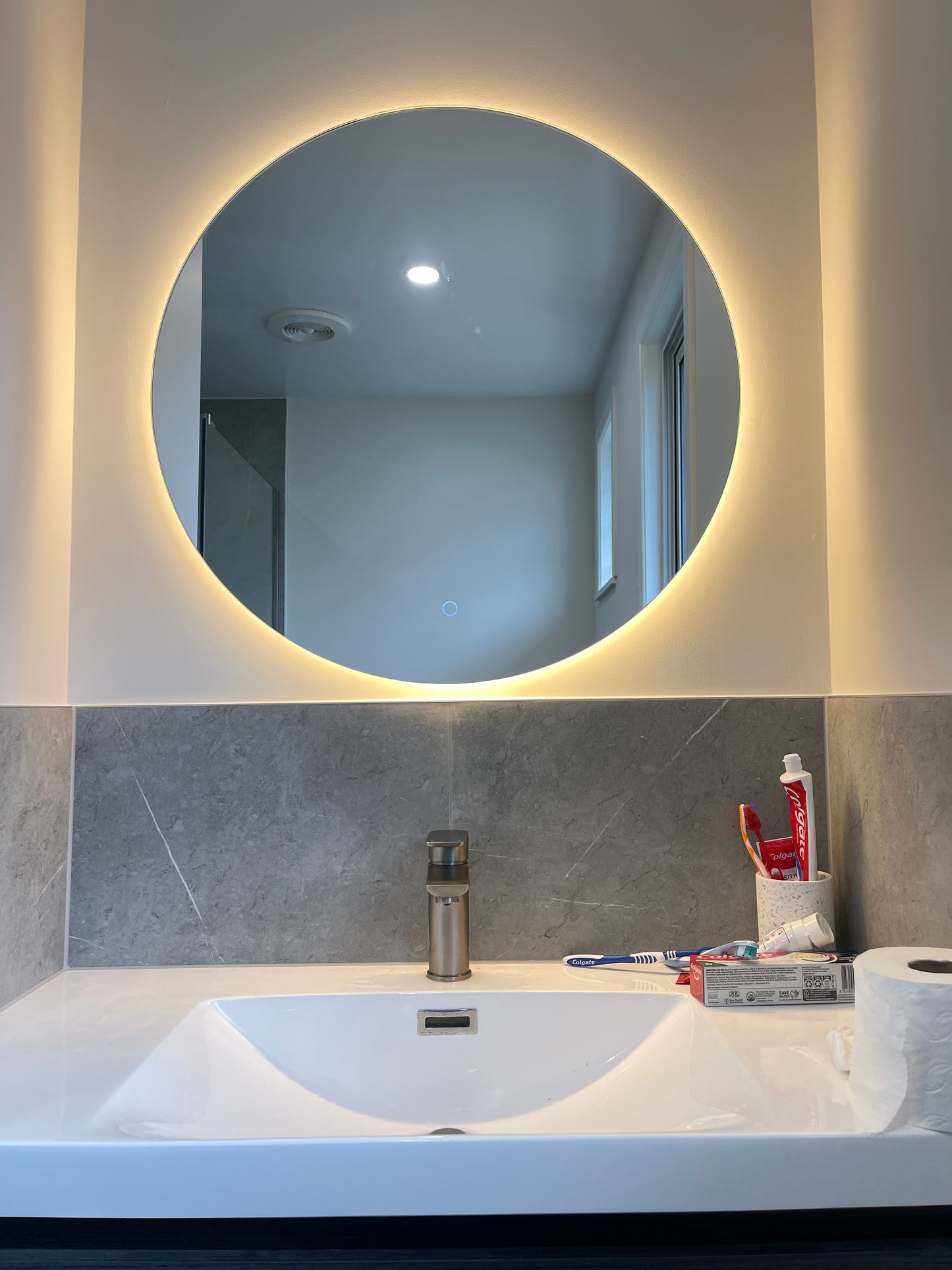 800MM BIANCA ROUND BACKLIT MIRROR DN | DEFOGGER | 3 COLOUR LIGHTS - The Tile Collection™