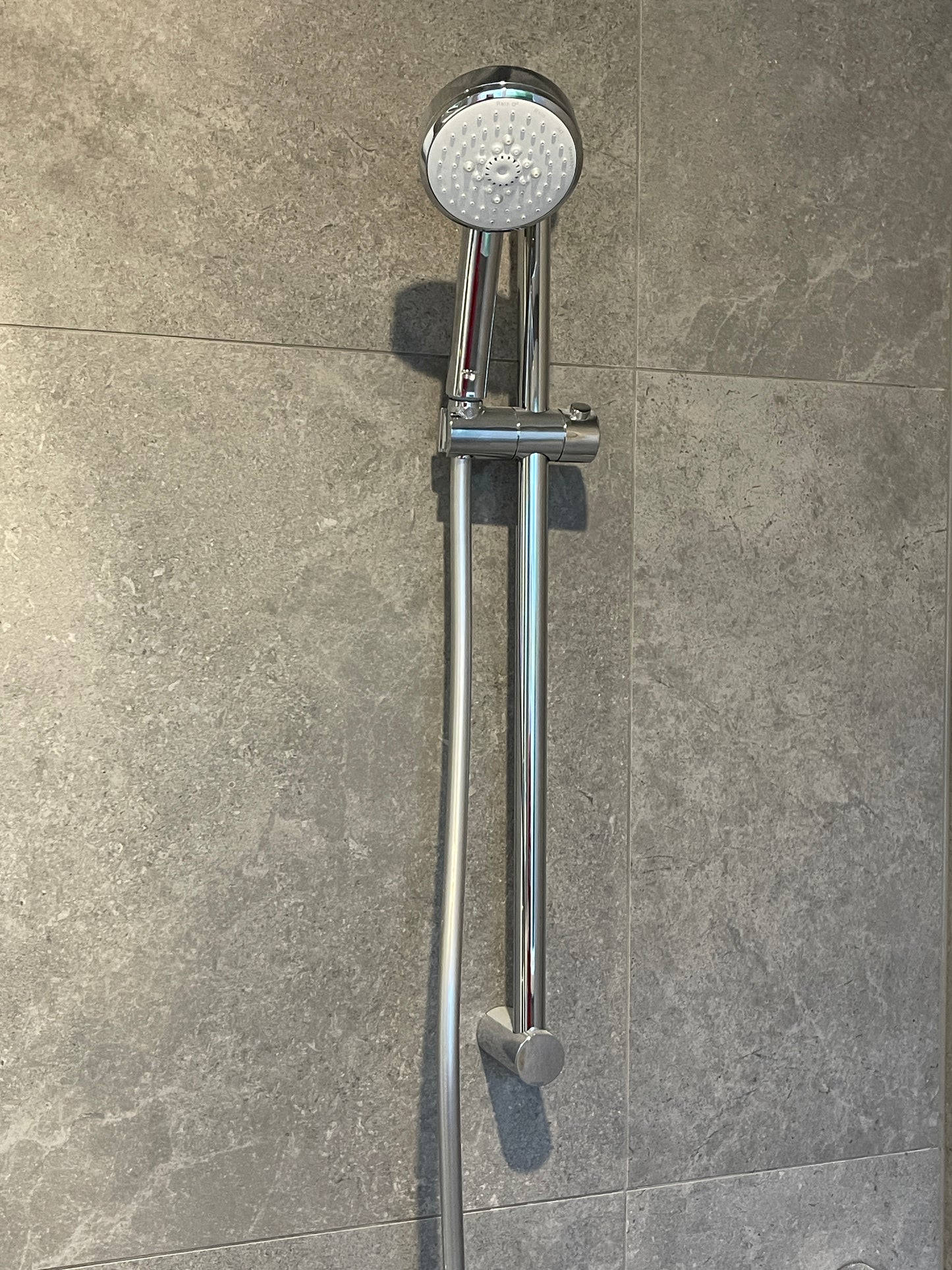 GROHE TEMPESTA COSMOPOLITAN 100 SHOWER RAIL SET 4 SPRAYS