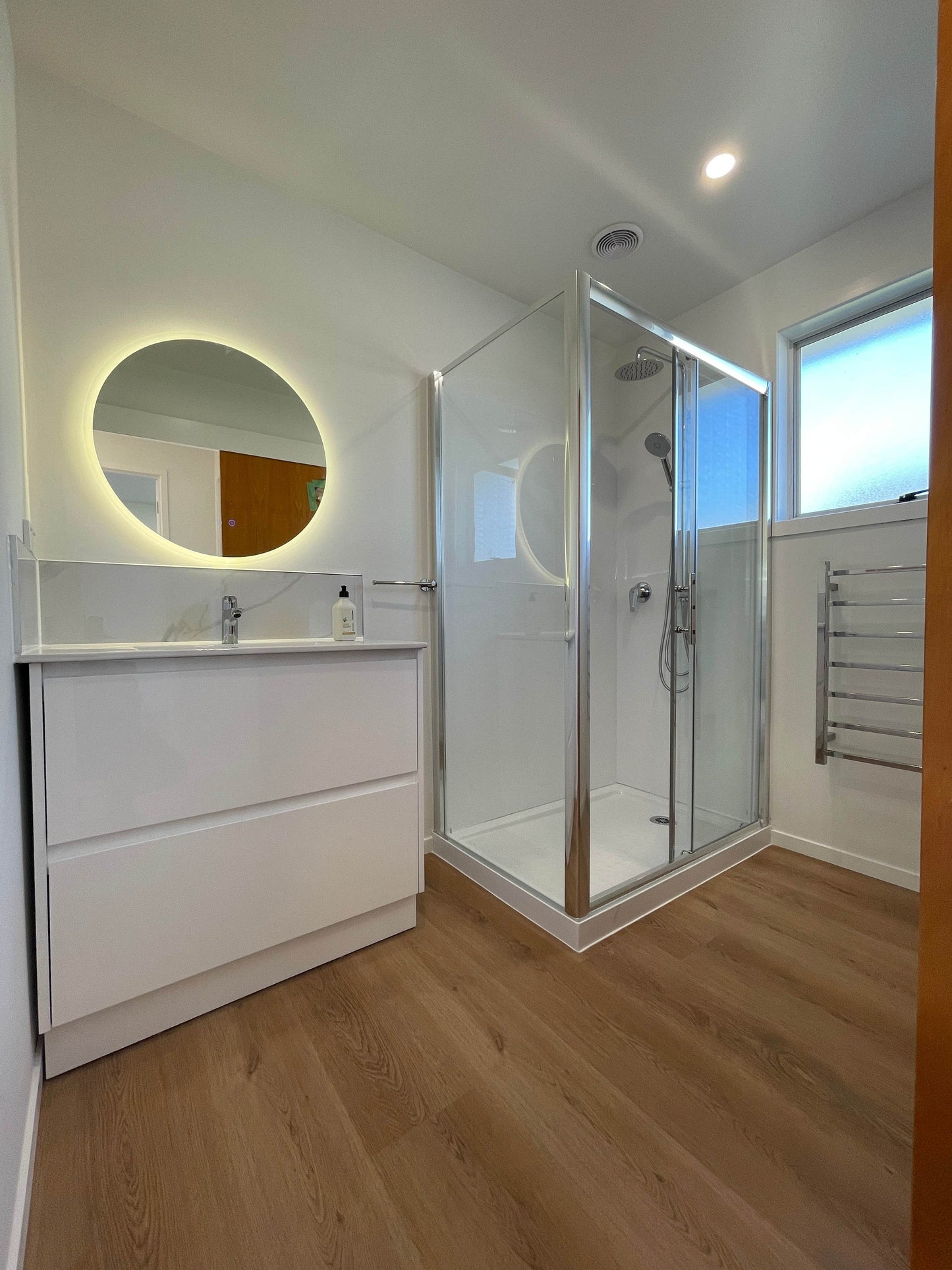 1100X750MM CHROME SLIDING DOOR SHOWER KIT - 2 SIDED - The Tile Collection™