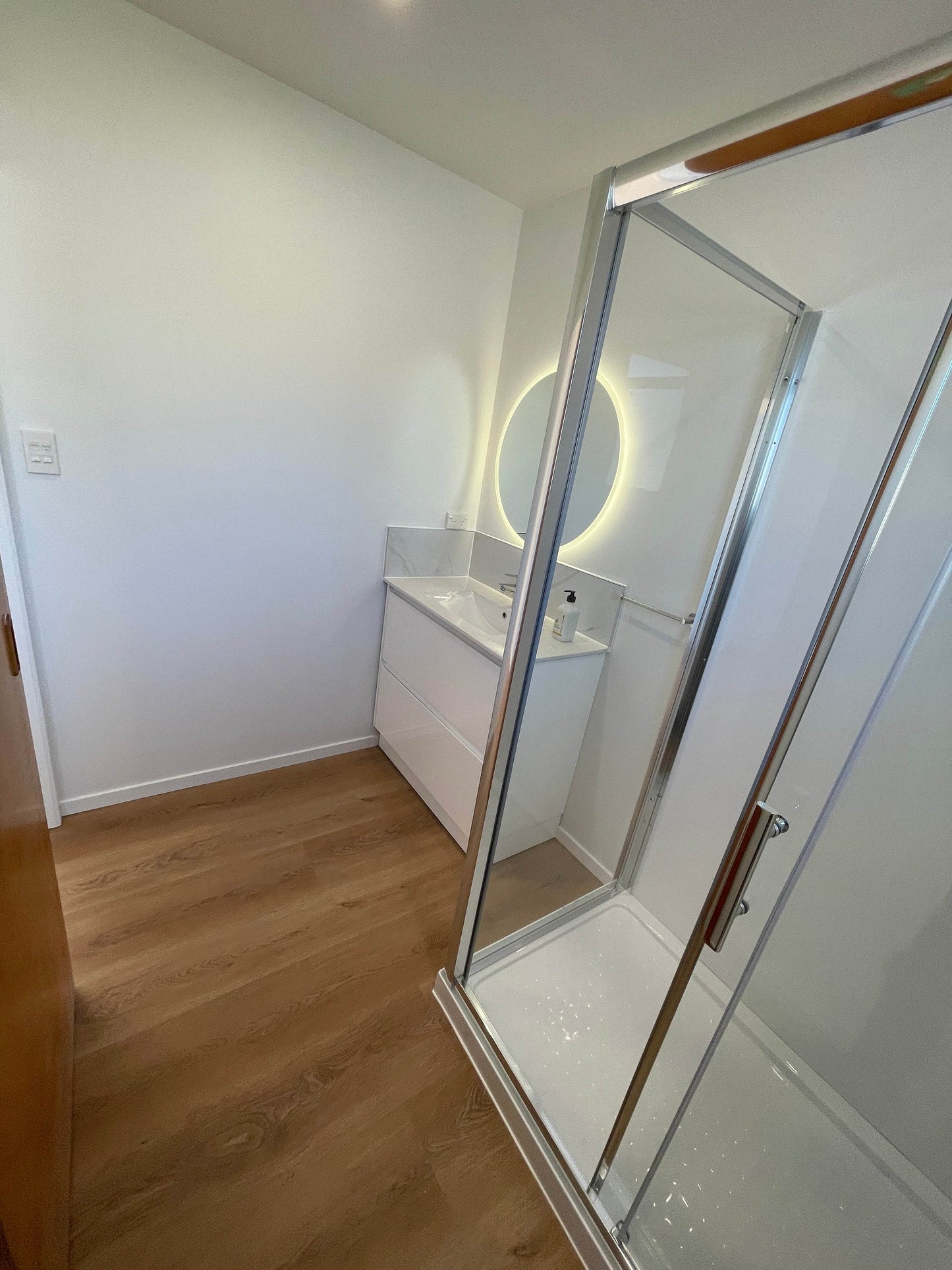 1100X750MM CHROME SLIDING DOOR SHOWER KIT - 2 SIDED - The Tile Collection™