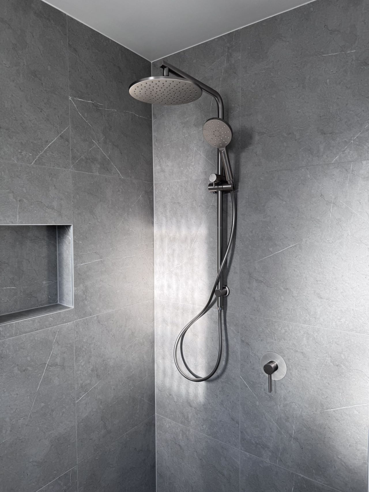 CHASE PREMIUM ROUND DUAL RAIN SHOWER COLUMN - BRUSHED NICKEL - The Tile Collection™
