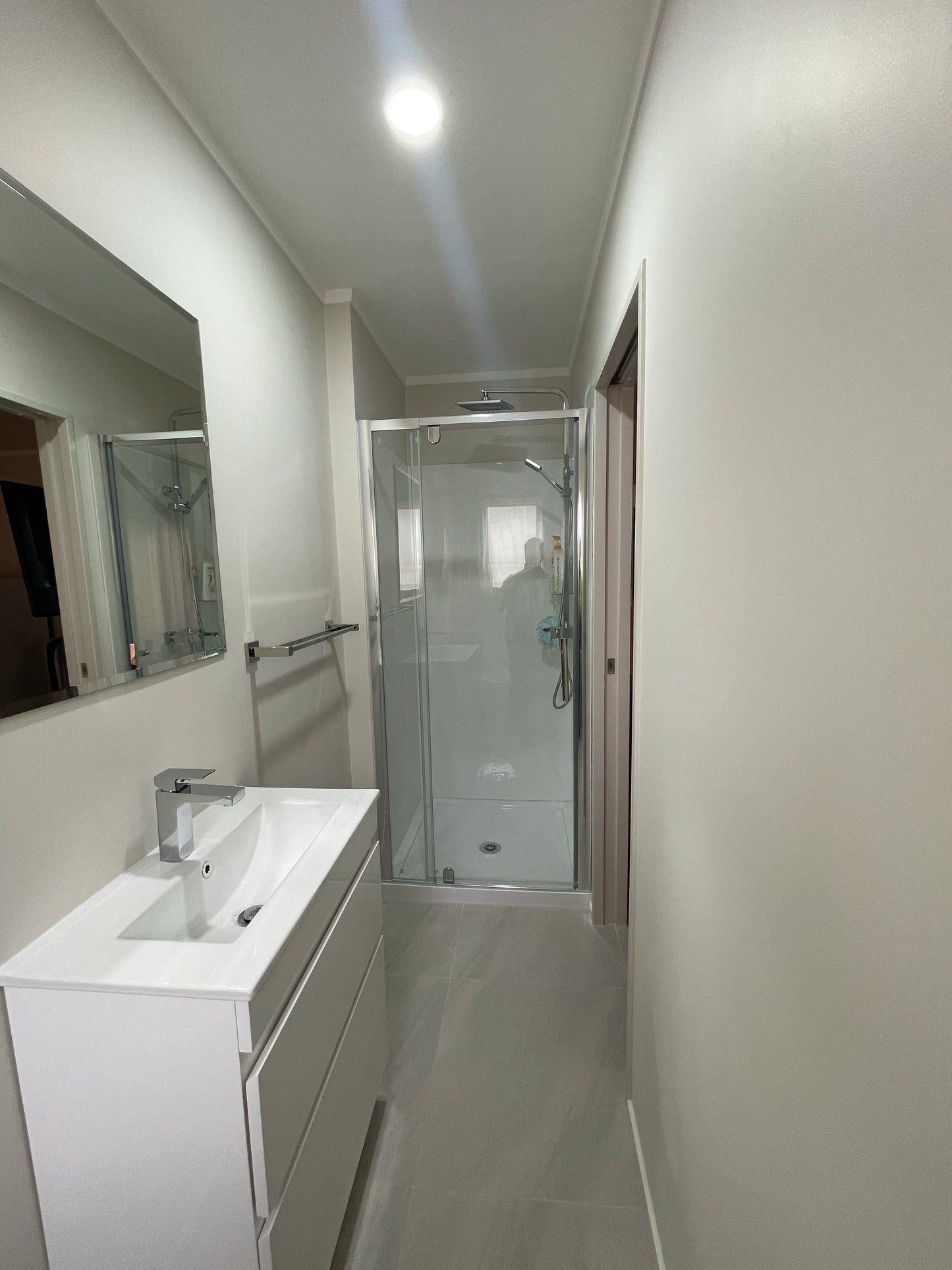 800x800x800MM ALCOVE 3 SIDED SHOWER ENCLOSURE WITH SWING DOOR - CHROME - The Tile Collection™