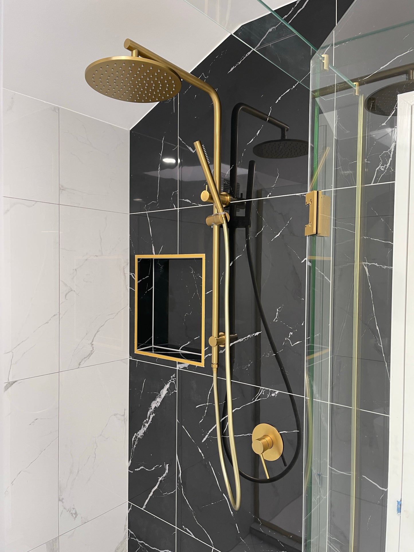 CHASE PREMIUM ROUND DUAL RAIN SHOWER COLUMN - BRUSHED BRASS - The Tile Collection™