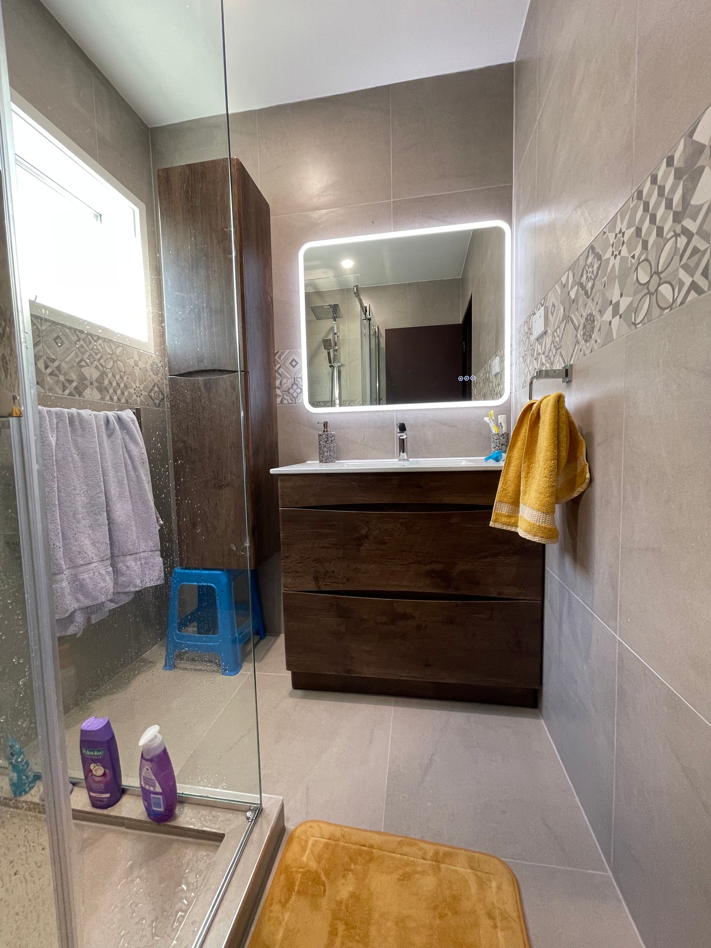 900X750MM ZEPHYR LED MIRROR | DEMISTER | 3 COLOURS LIGHT