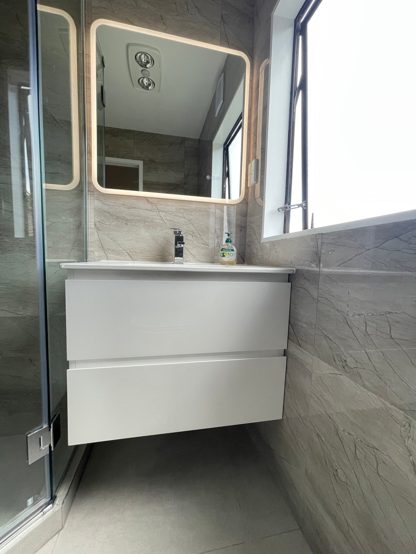 750X750MM ZEPHYR LED MIRROR | DEMISTER | 3 COLOURS LIGHT