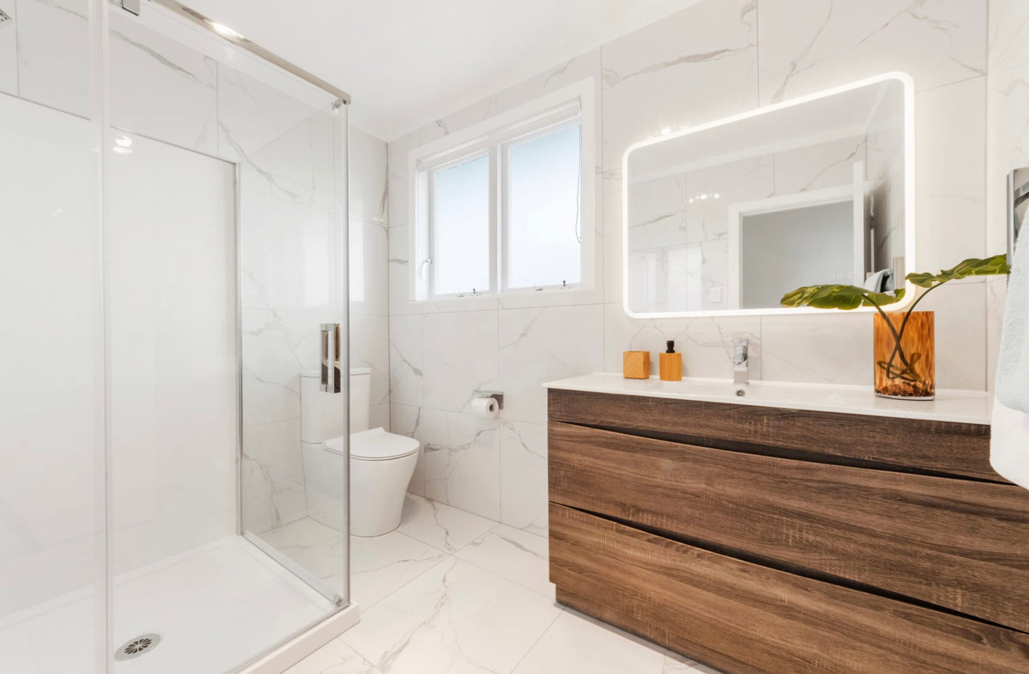 900X750MM ZEPHYR LED MIRROR | DEMISTER | 3 COLOURS LIGHT
