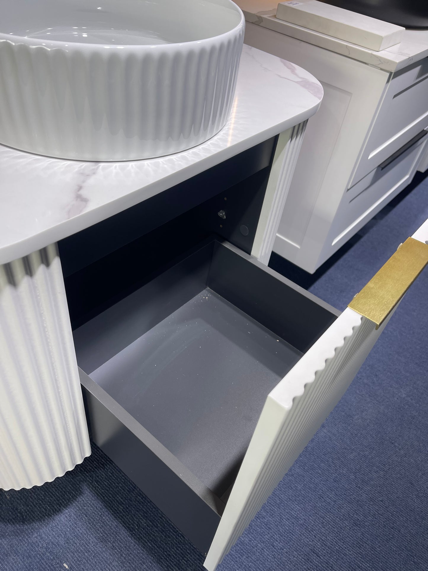 900MM CURVED FLUTED WALL HUNG VANITY | MATT WHITE