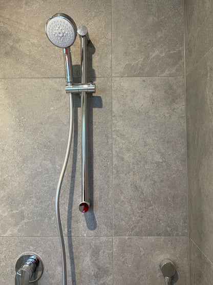 GROHE TEMPESTA COSMOPOLITAN 100 SHOWER RAIL SET 4 SPRAYS