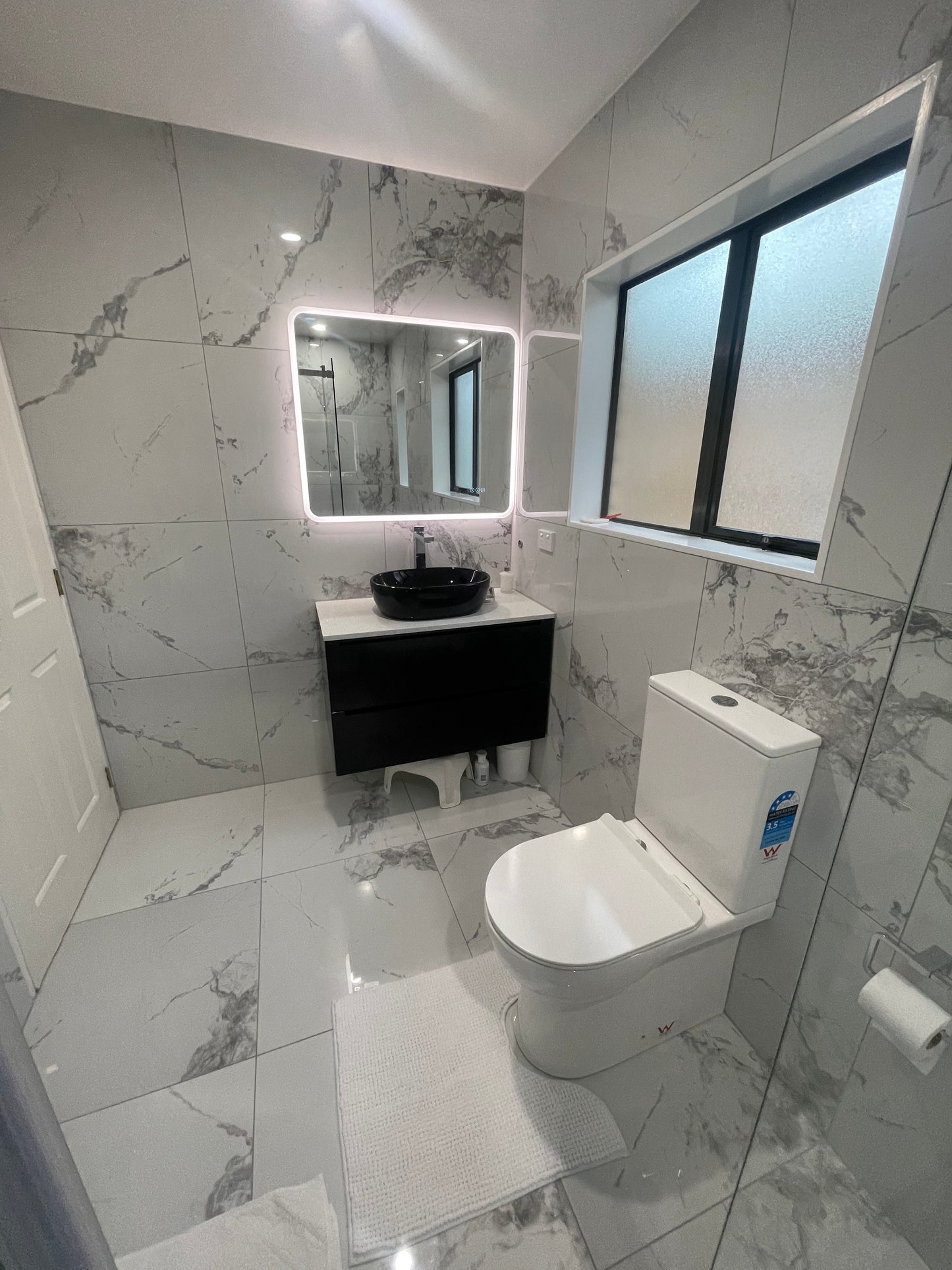 900X750MM ZEPHYR LED MIRROR | DEMISTER | 3 COLOURS LIGHT