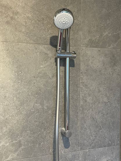 GROHE TEMPESTA COSMOPOLITAN 100 SHOWER RAIL SET 4 SPRAYS