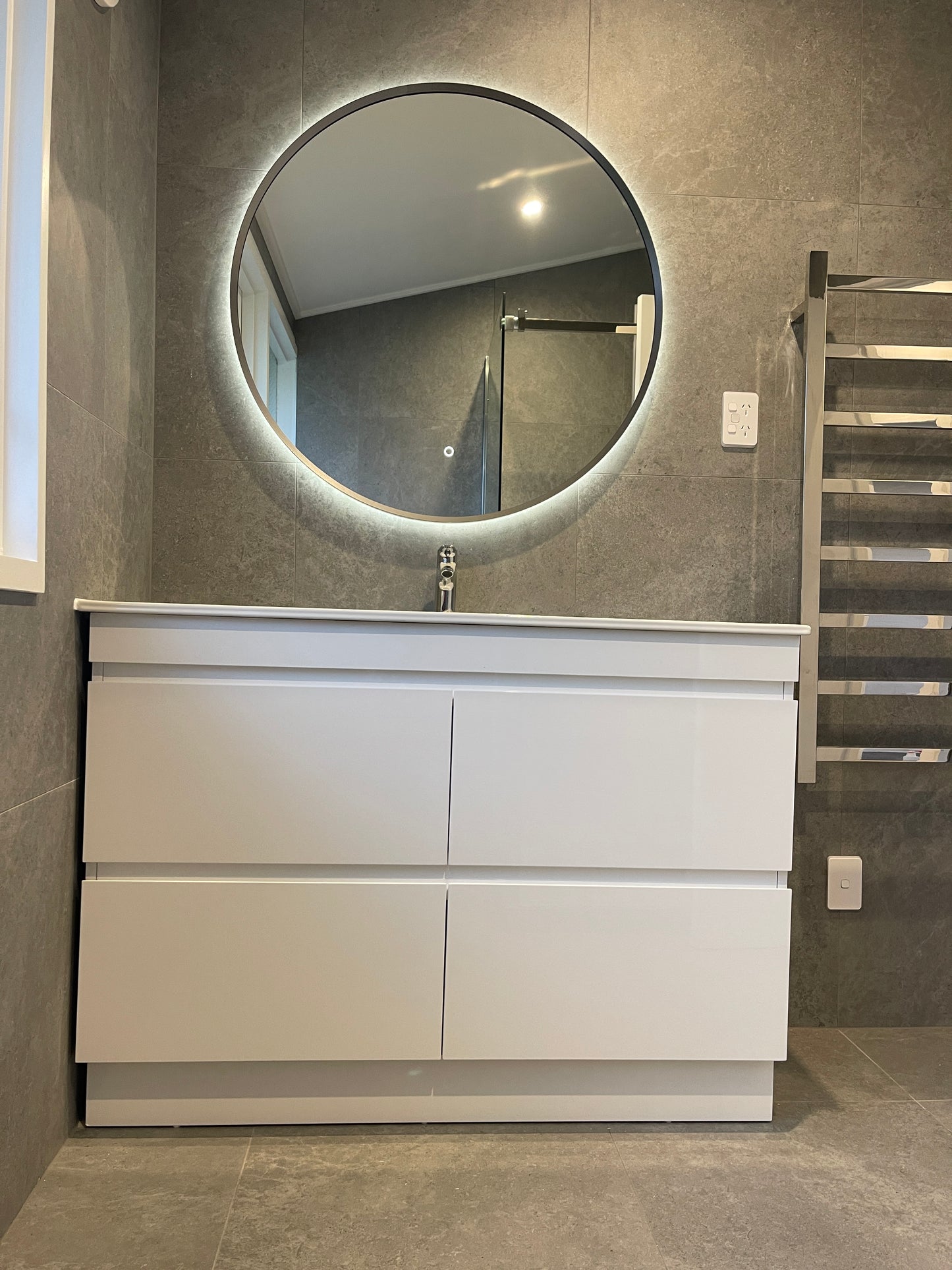 1200MM POLO GLOSS WHITE PLYWOOD FLOORSTANDING VANITY SINGLE BASIN