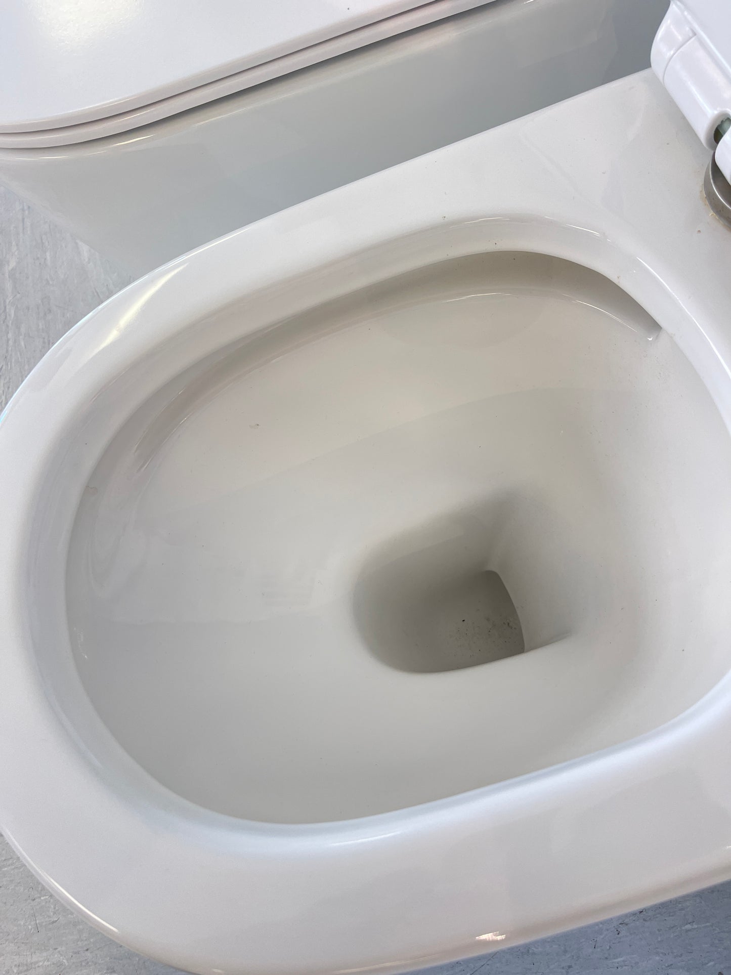OCEANO COMPACT RIMLESS BACK TO WALL TOILET SUITE 605X370X800