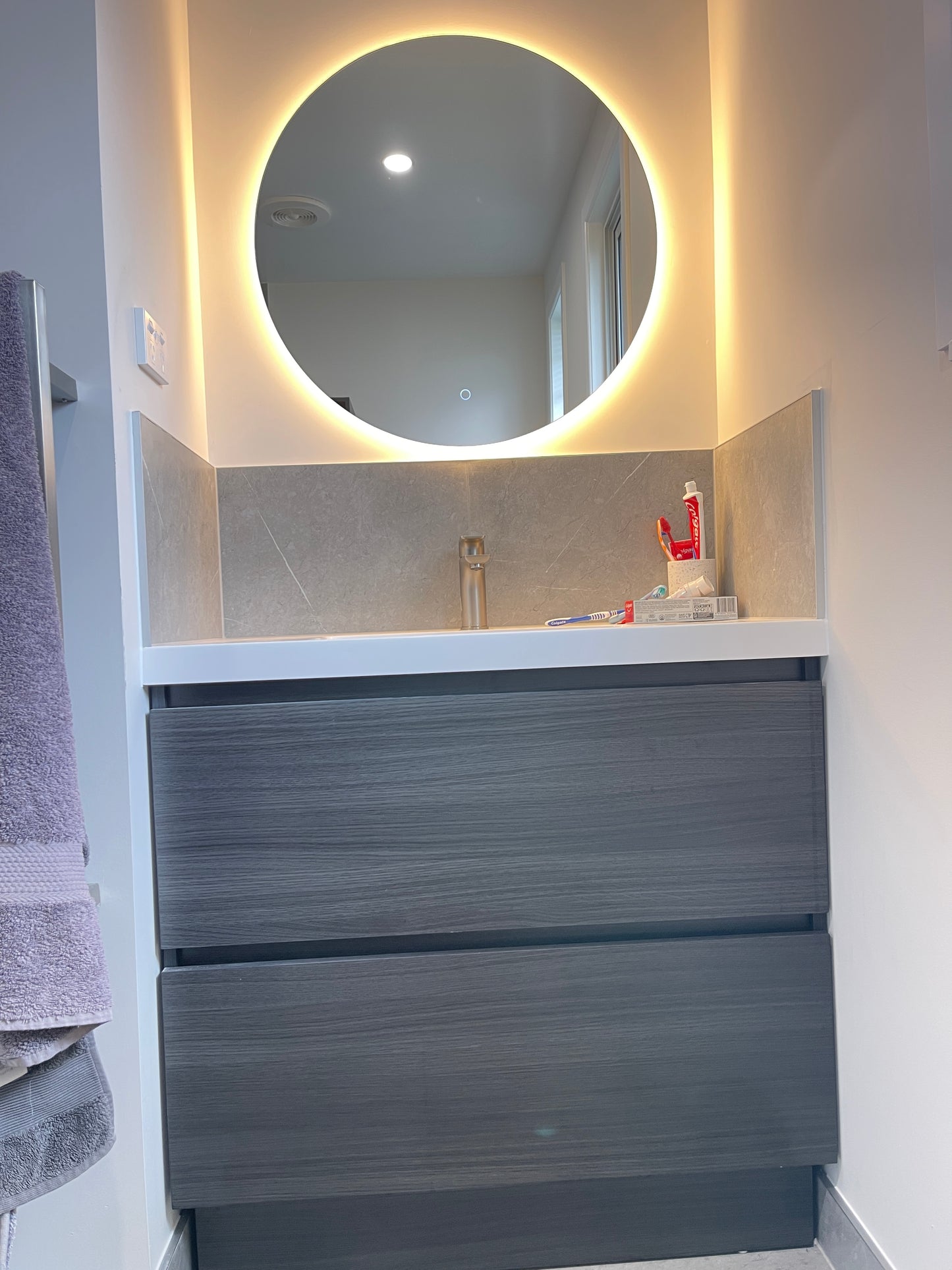 800MM BIANCA ROUND BACKLIT MIRROR DN | DEFOGGER | 3 COLOUR LIGHTS - The Tile Collection™