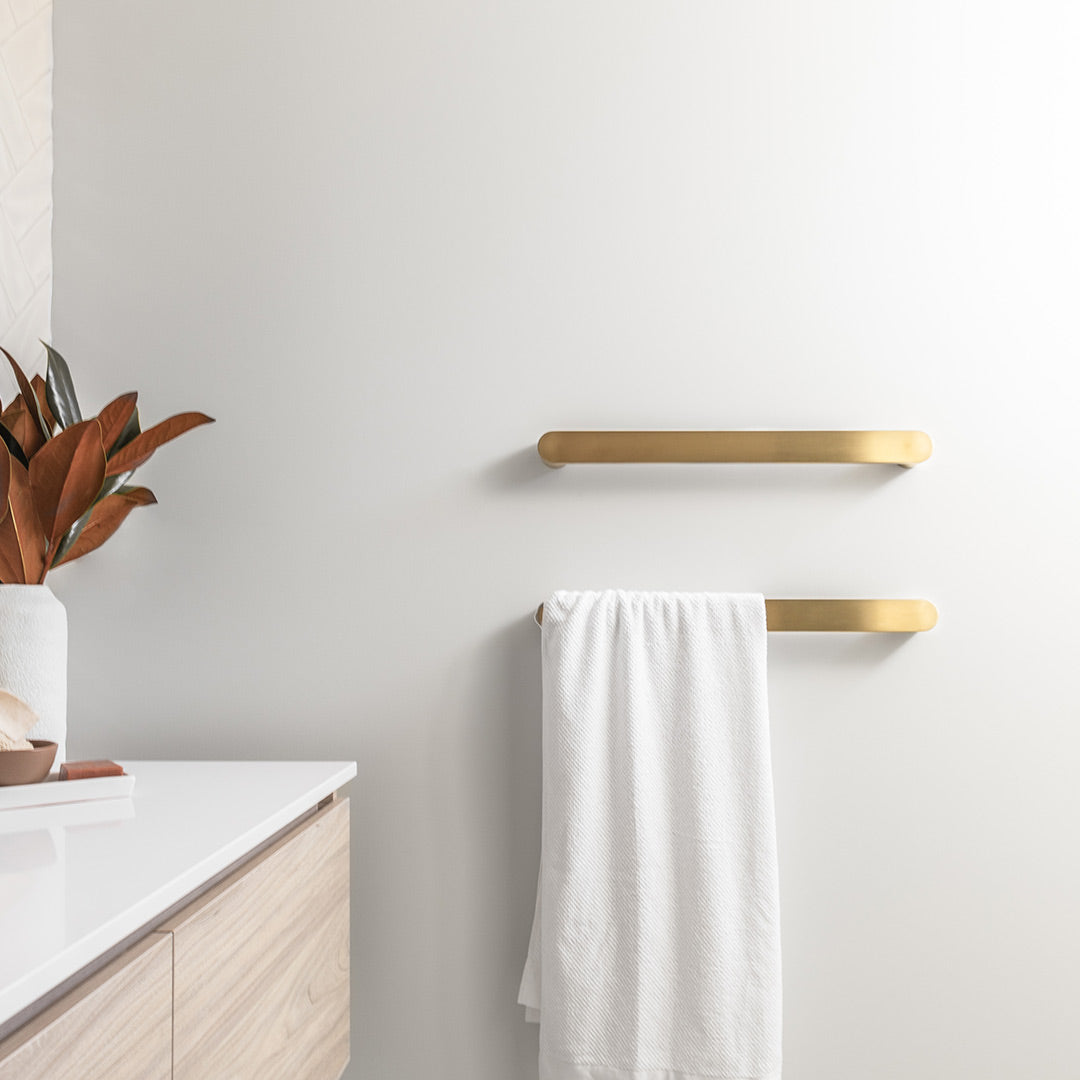 12V ROUND HORIZONTAL SINGLE HEATED TOWEL BAR | 600MM | 5 COLOURS | DN