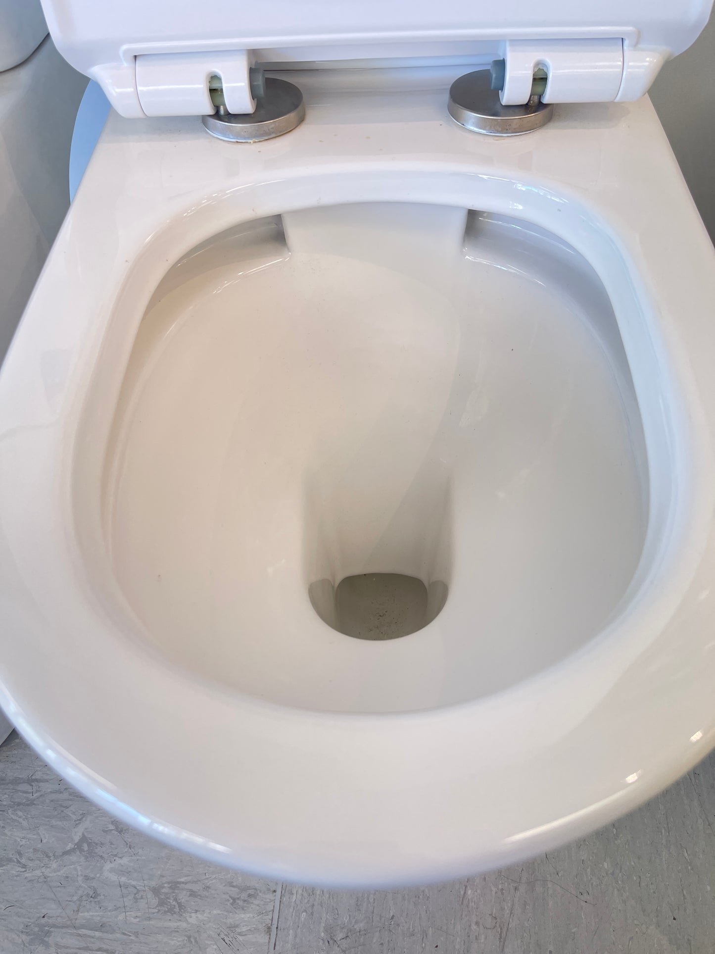 OCEANO COMPACT RIMLESS BACK TO WALL TOILET SUITE 605X370X800