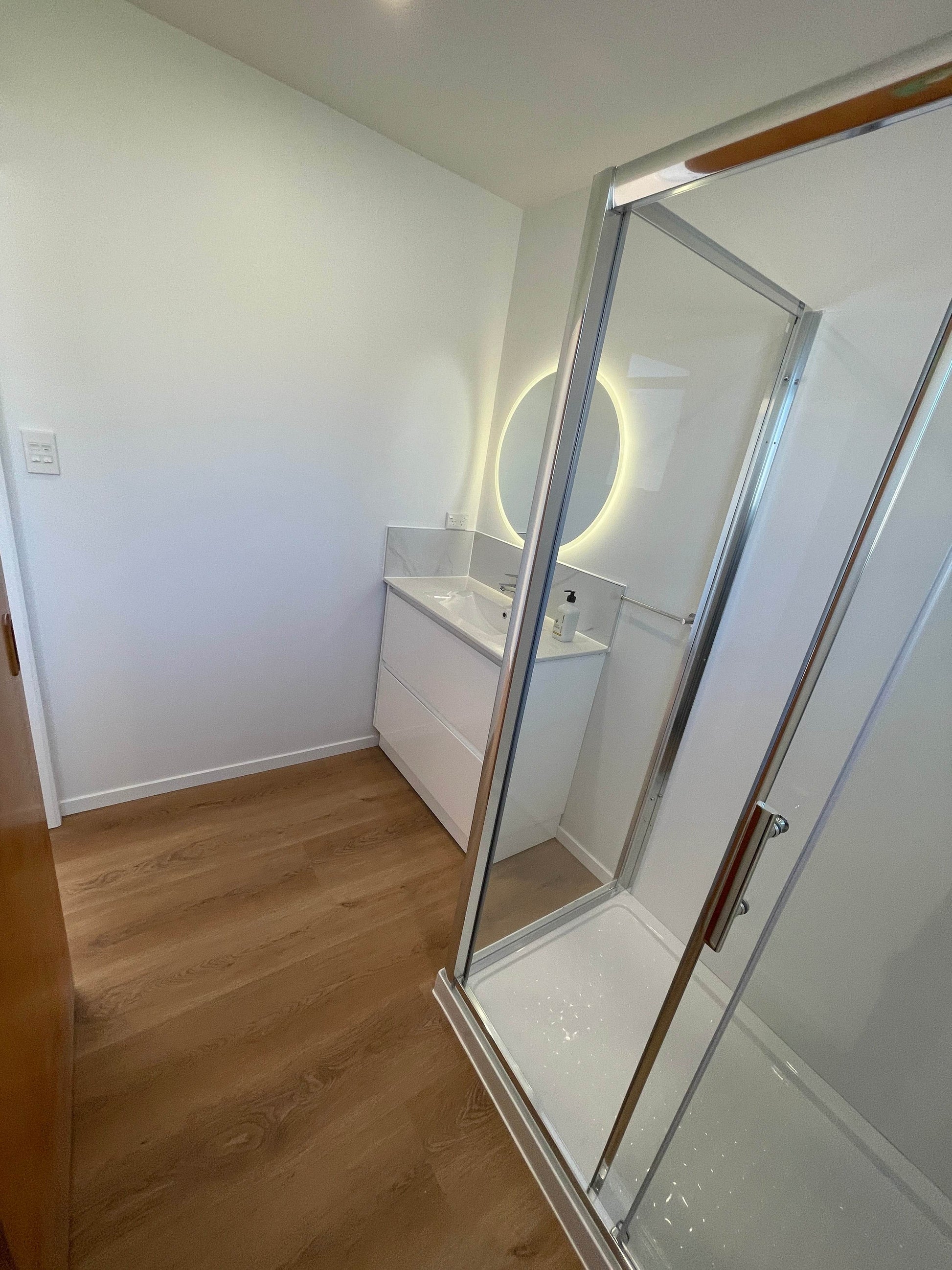 1100X750MM CHROME SLIDING DOOR SHOWER KIT - 2 SIDED - The Tile Collection™