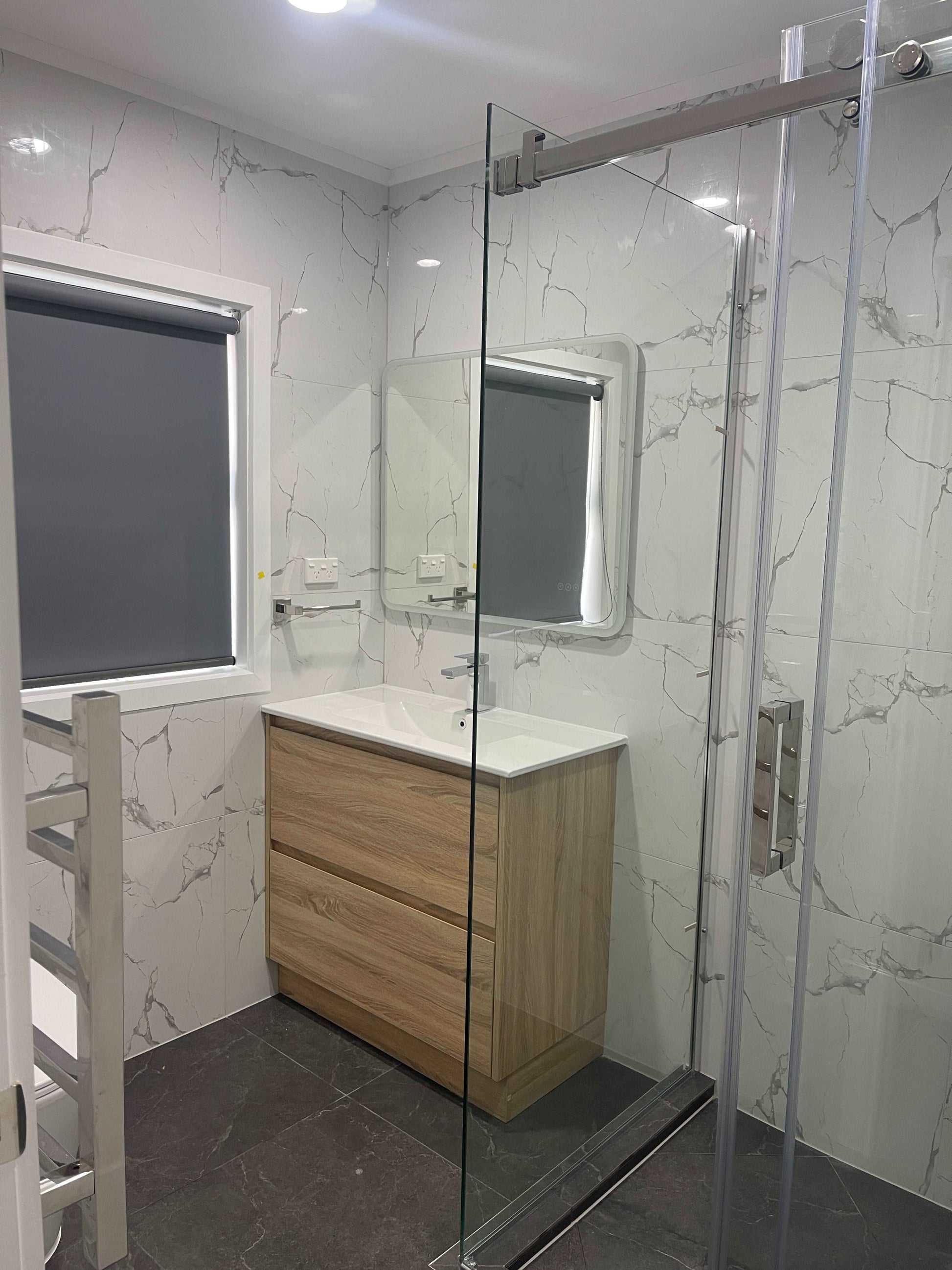 900MM POLO LIGHT OAK PLYWOOD FREESTANDING VANITY WITH CERAMIC TOP - The Tile Collection™
