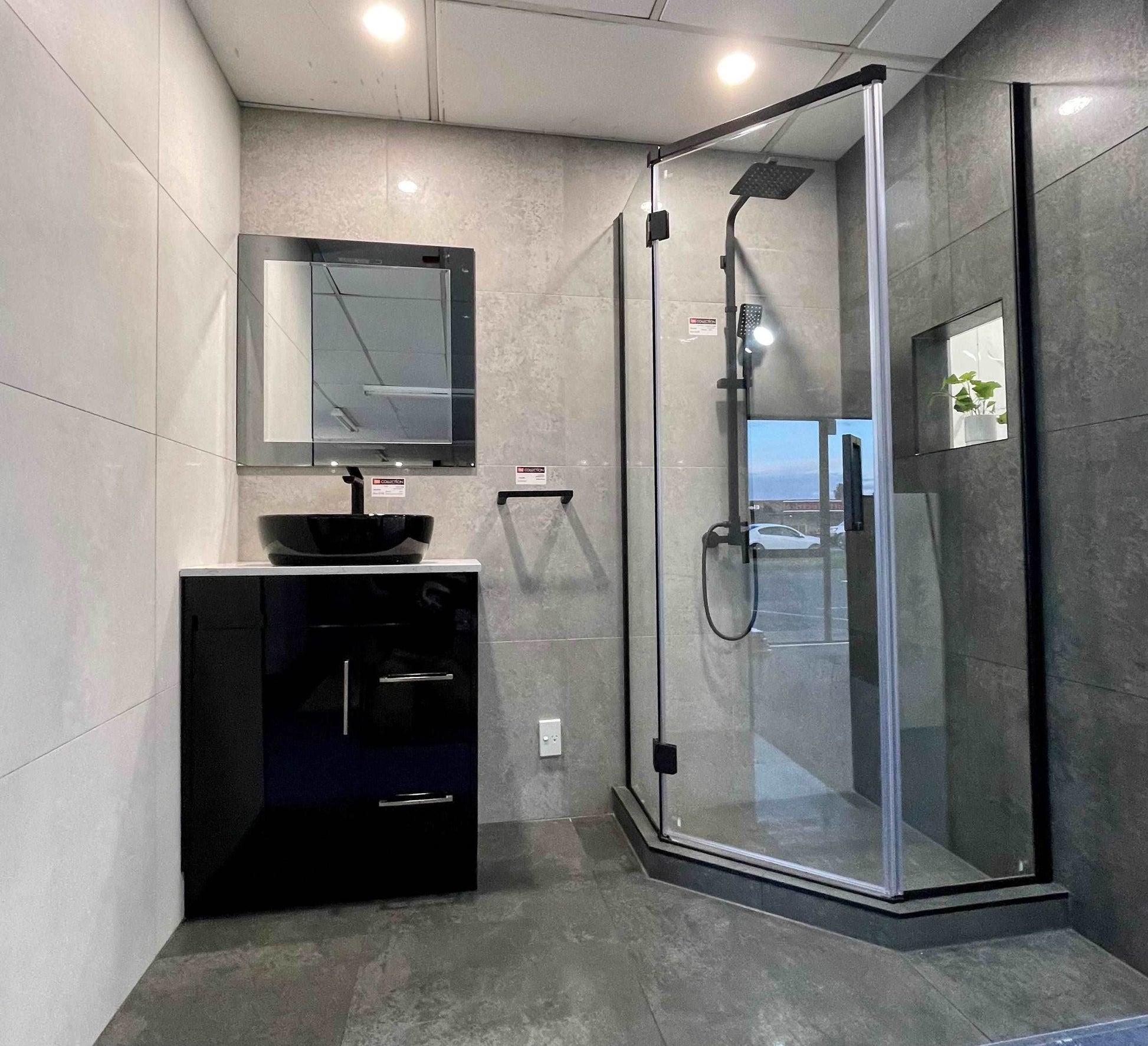 1000X1000MM DIAMOND FRAMELESS SHOWER GLASS- BLACK - The Tile Collection™