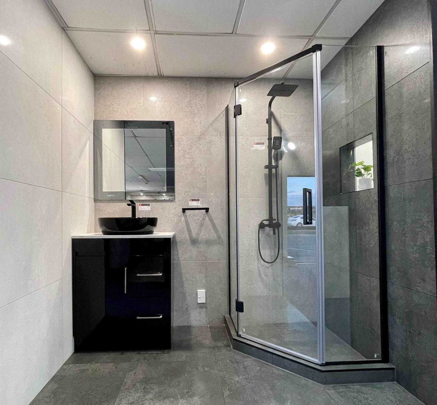 1000X1000MM DIAMOND FRAMELESS SHOWER GLASS- BLACK - The Tile Collection™