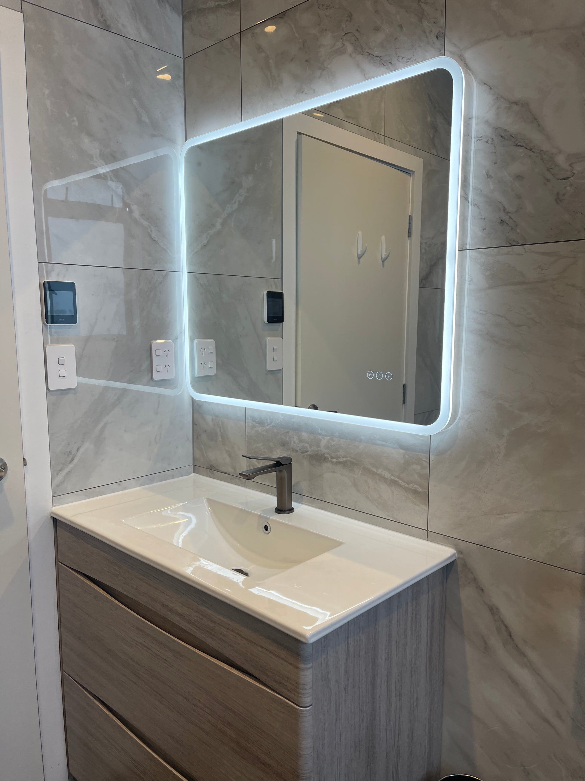 STATUARIO GLOSS PORCELAIN TILE (PHO6419L) 600X600MM - $59/SQM - The Tile Collection™