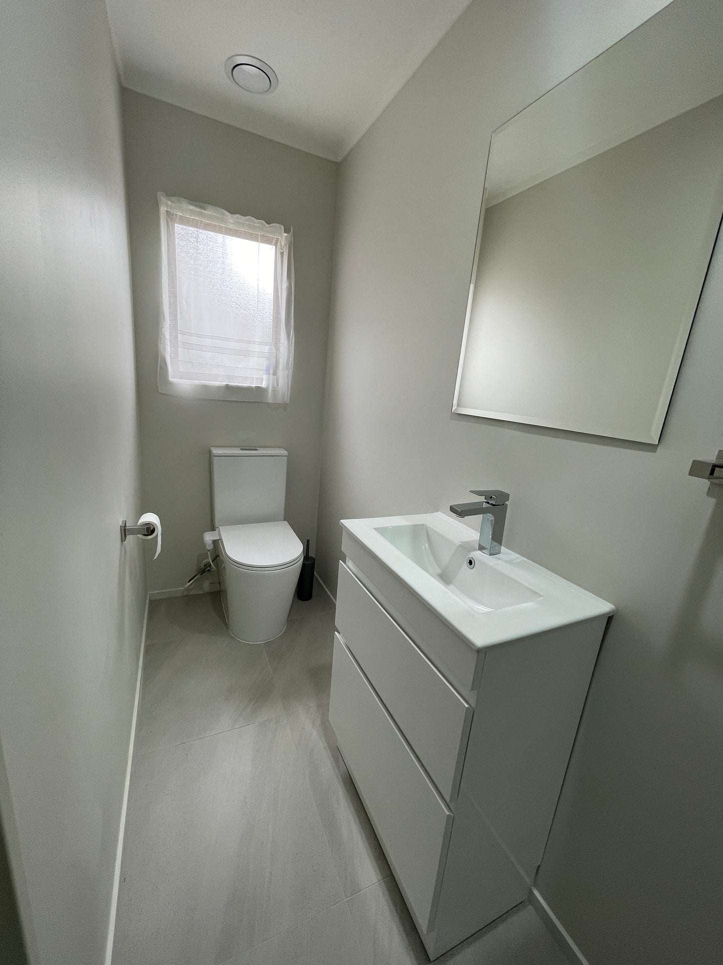VALENTINA SLIM FLOOR STANDING VANITY | WHITE GLOSS | 750MM | PLYWOOD WITH CERAMIC TOP
