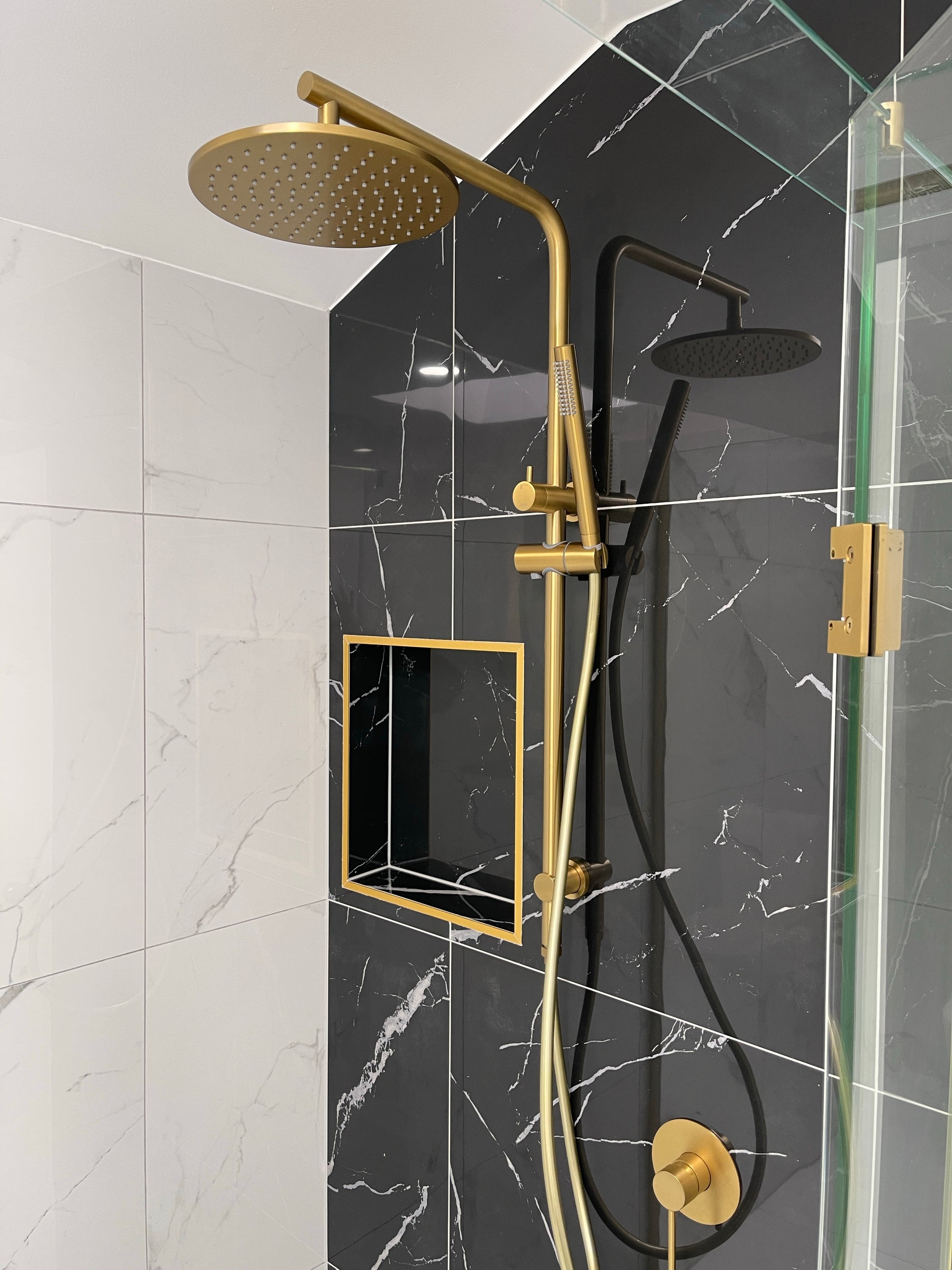 CHASE PREMIUM ROUND DUAL RAIN SHOWER COLUMN - BRUSHED BRASS - The Tile Collection™