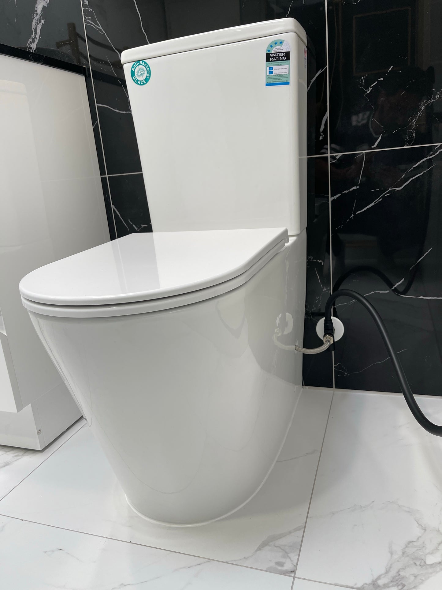 BROOKLYN OVERHEIGHT ZERO RIM TORNADO BTW TOILET SUITE 670X360X865