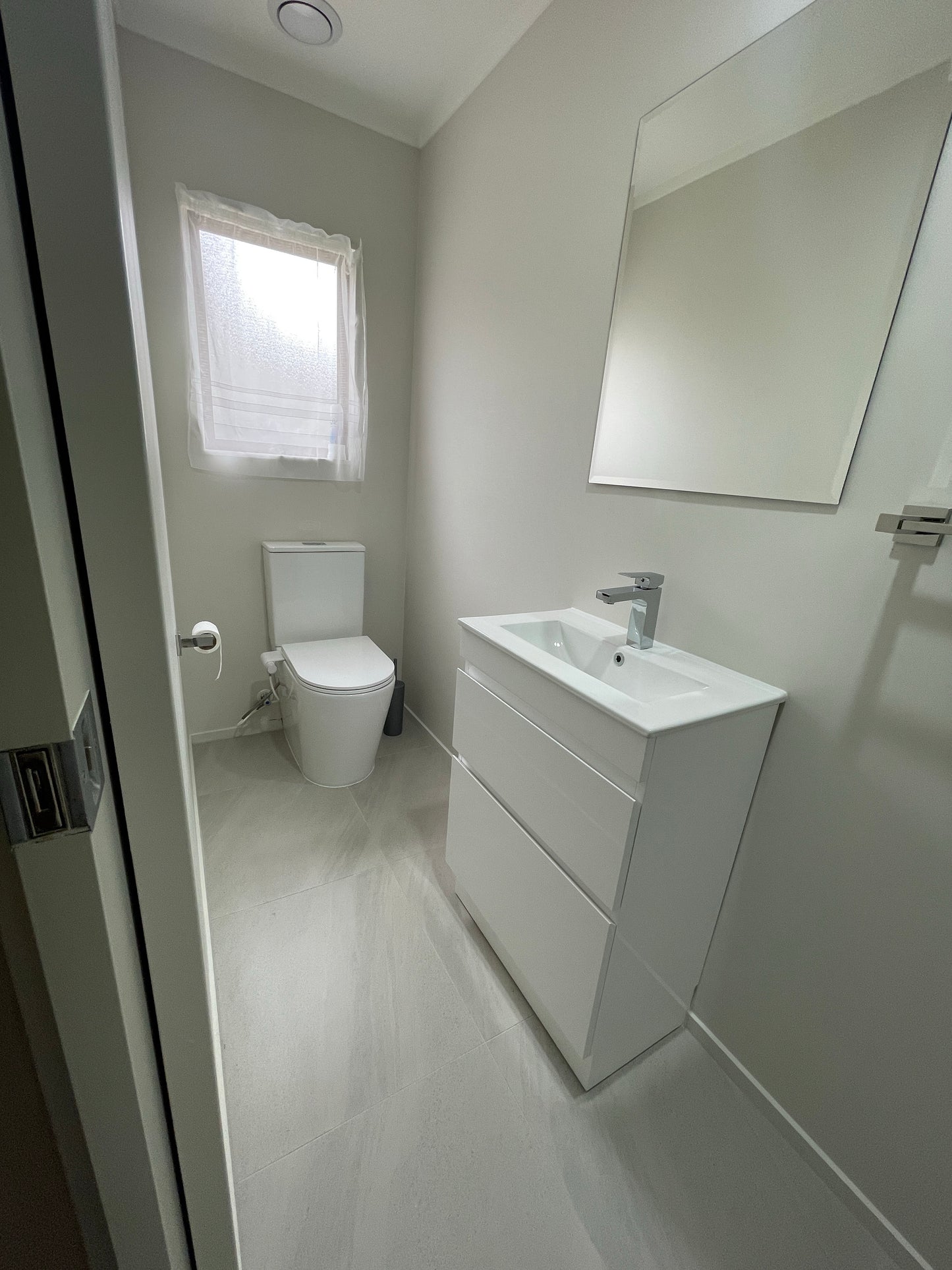 VALENTINA SLIM FLOOR STANDING VANITY | WHITE GLOSS | 750MM | PLYWOOD WITH CERAMIC TOP
